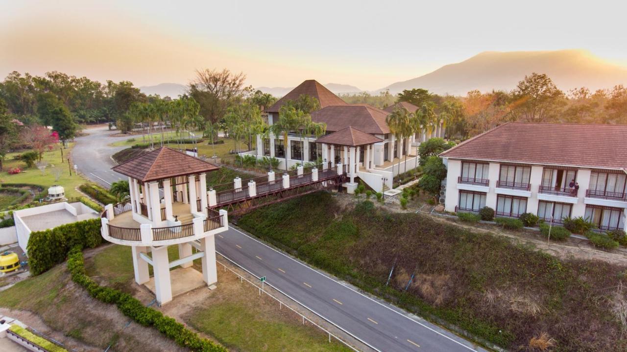 Leaves Valley Resort Nong Ya Plong Exterior photo