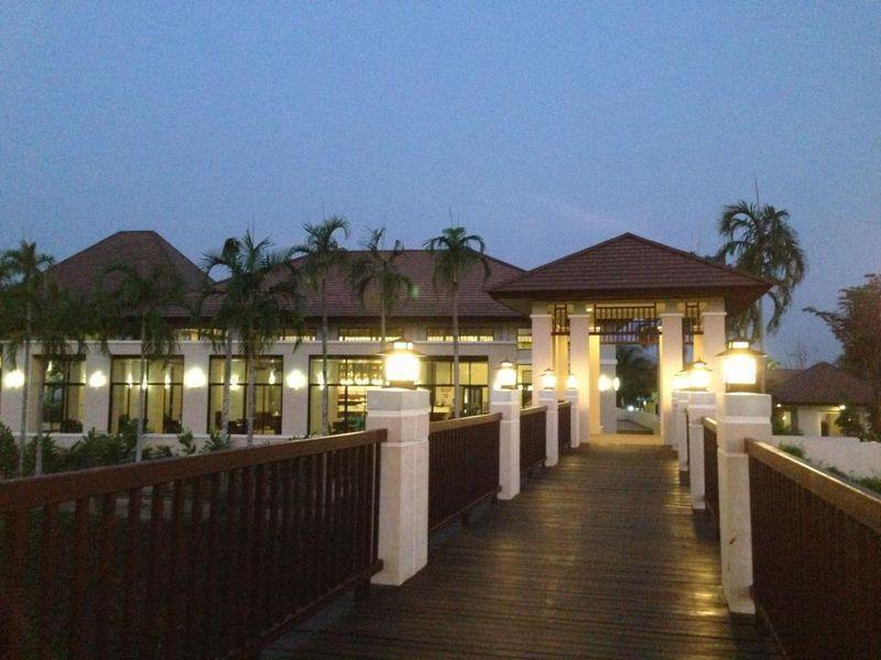 Leaves Valley Resort Nong Ya Plong Exterior photo