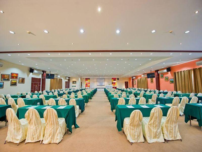 Leaves Valley Resort Nong Ya Plong Exterior photo