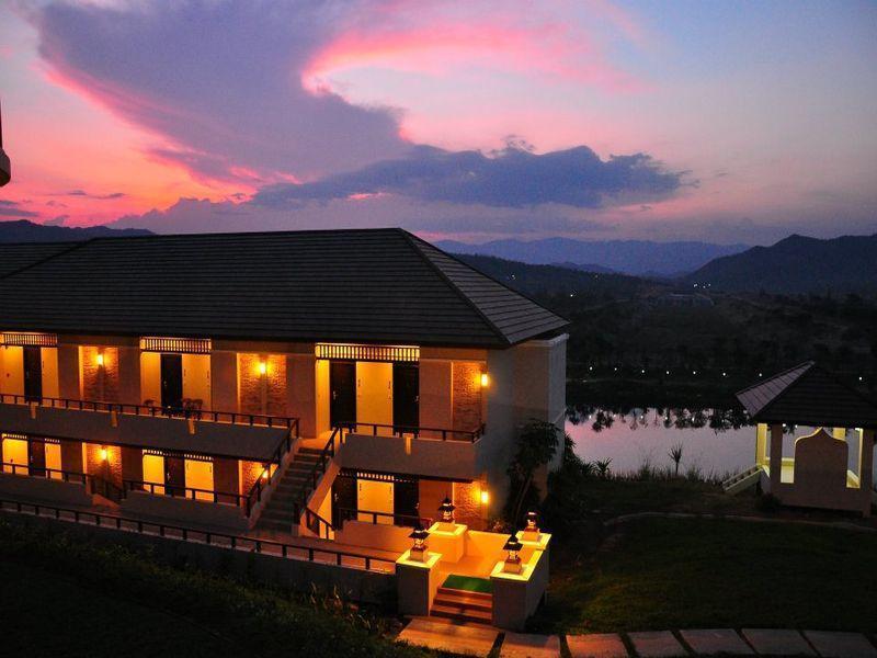 Leaves Valley Resort Nong Ya Plong Exterior photo